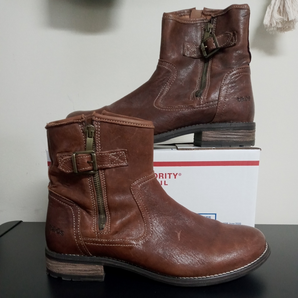 Taos CONVOY COGNAC Color Boots. Outside Buckle Side Zipper SZ 42 US Size 11-11.5